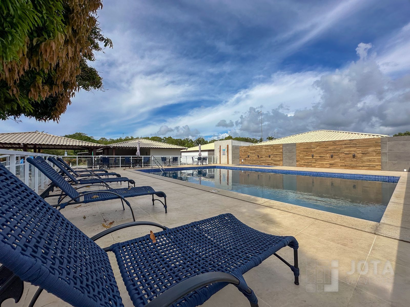 Piscina coletiva do Condomínio Recreio de Jacuípe